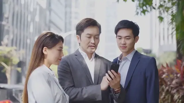 Video thumbnail for Top BofA auto analyst says Detroit automakers need to exit China as soon as possible