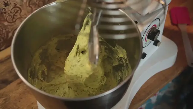 Video thumbnail for Sambousek with Meat Pies Recipe