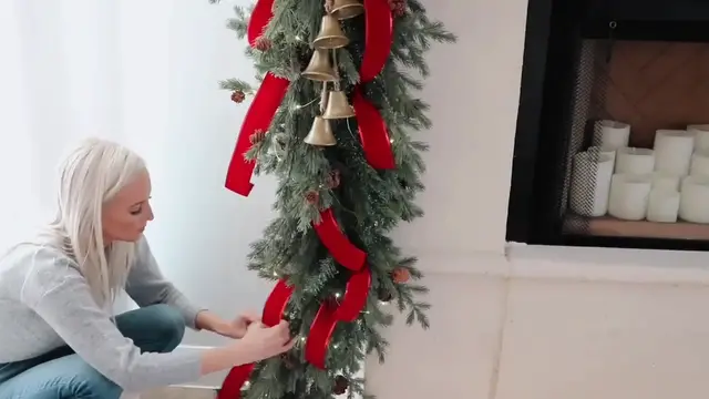 Video thumbnail for 🎄 CHRISTMAS GARLAND TUTORIAL _ HOW TO HANG GARLAND ON THE MANTEL _ CHRISTMAS DECORATING IDEAS  2022(720P_HD)