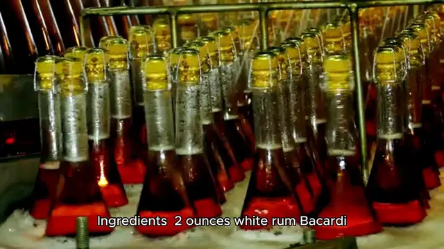 Video thumbnail for strawberry daiquiri recipe