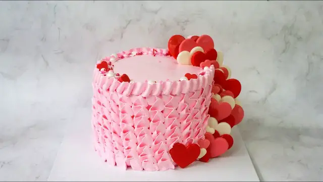 Video thumbnail for How to make heart pink Birthday Cake