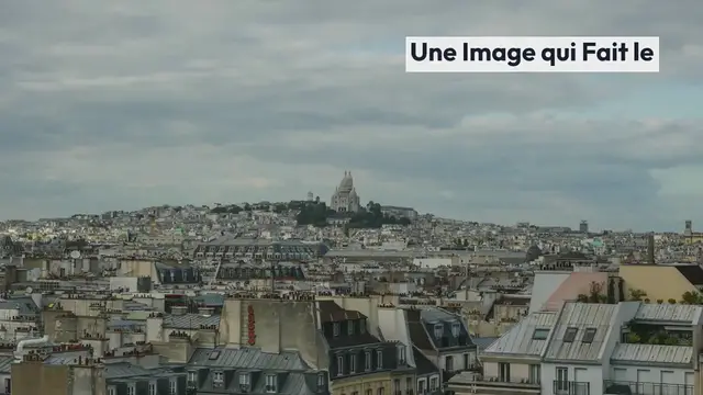 Video thumbnail for Cette image d’Emmanuel Macron et d’Amélie Oudéa-Castéra fait jaser la toile !