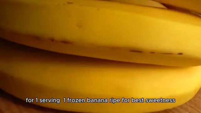 Video thumbnail for banana smoothie recipe