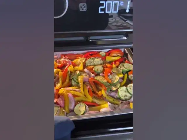 'Video thumbnail for one-tray halloumi wraps🌯 | Myprotein #shorts'