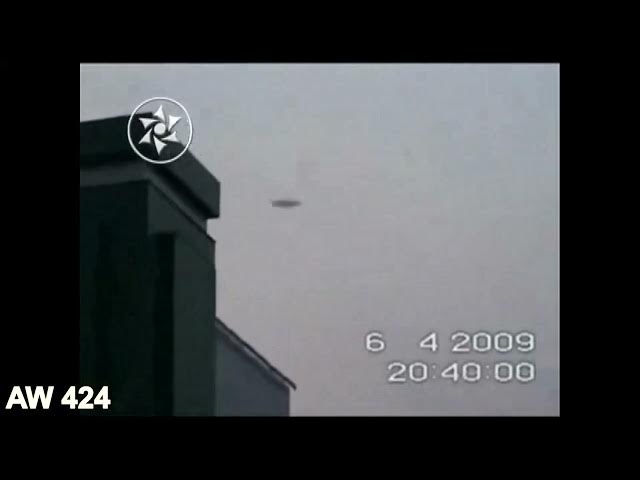 Video thumbnail for A los ovnis le gustan los fuegos artificiales...