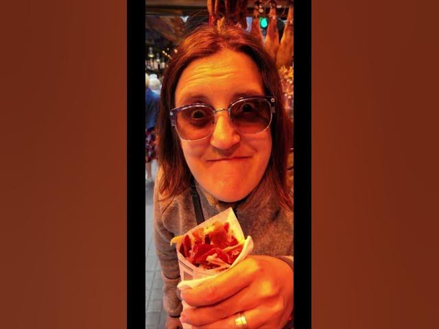 Video thumbnail for Trotting around Barcelona