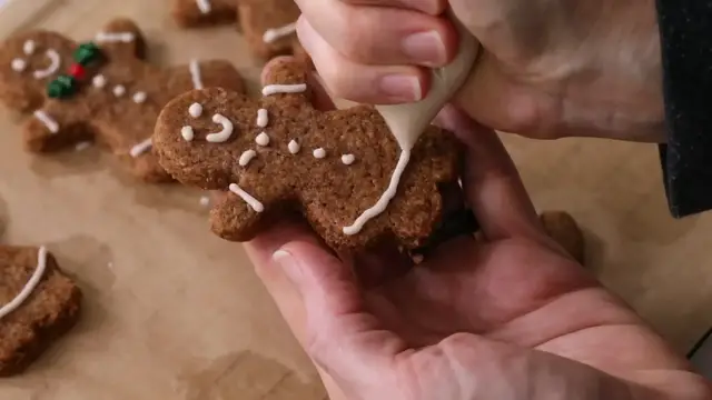 'Video thumbnail for EASY Gluten-Free Almond Flour Gingerbread Man Cookies Recipe (1080p_30fps_H264-128kbit_AAC)'