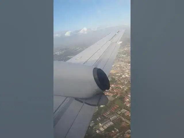 'Video thumbnail for Regional Express SAAB 340 landing in Sydney.'