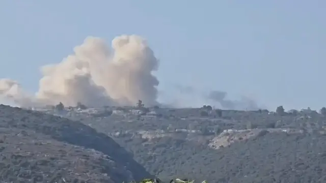 Video thumbnail for Lebanon: Israeli forces carry out a massive explosion near the town of Majdalzoun.