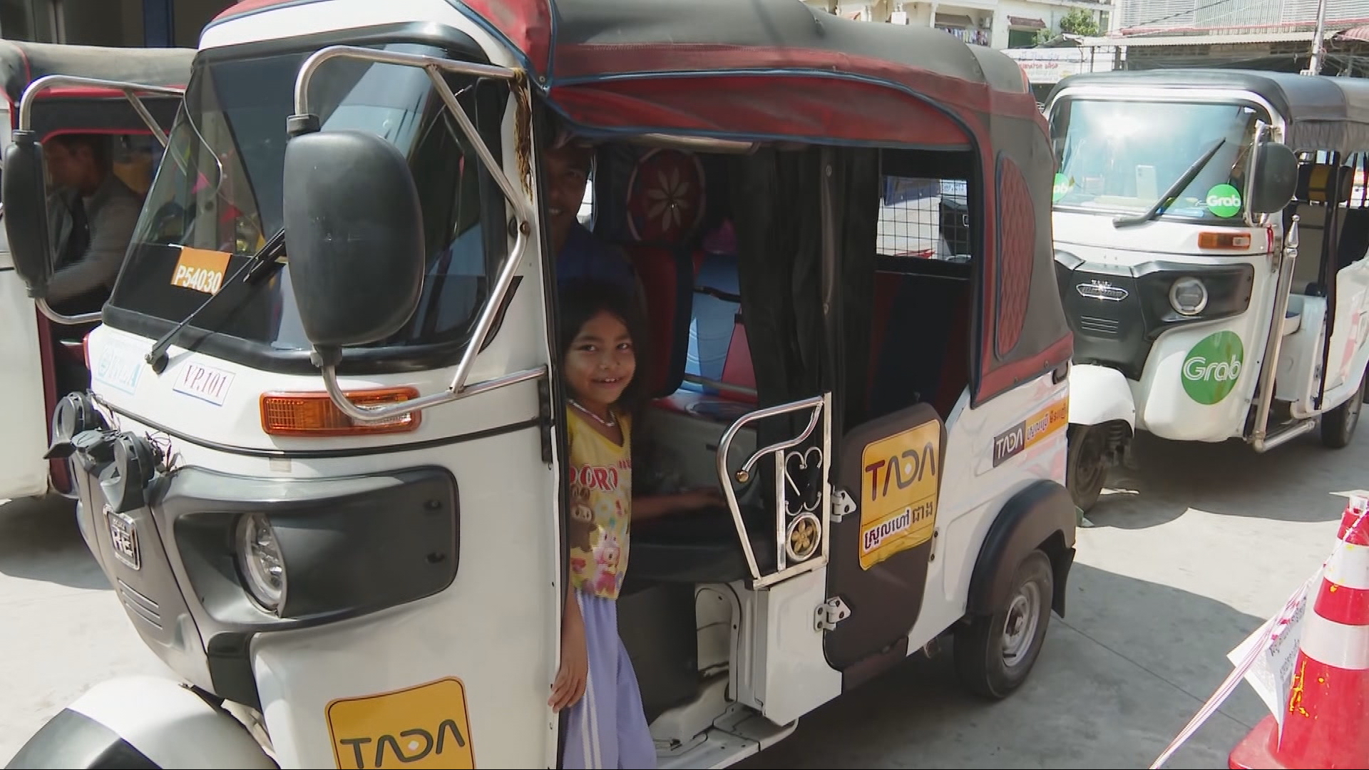 Video thumbnail for Cambodia's tuk-tuk drivers face fuel shortage and rising prices amid war on Iran