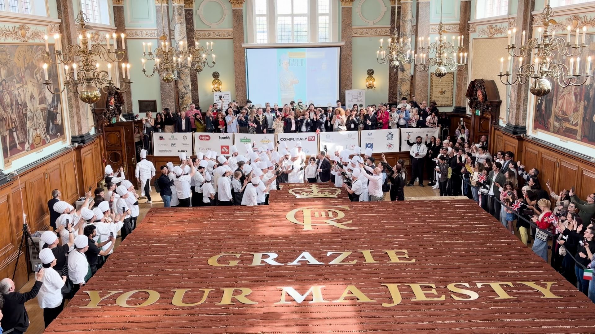 Video thumbnail for Largest tiramisu  3,015 kg (6,646 lbs) by Associazione Cons.erva