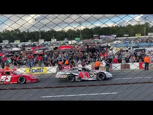 Video thumbnail for Derek Thorn Speaks to Chandler Smith After Being Nudged From 2021 Snowball Derby Win, Crowd Erupts