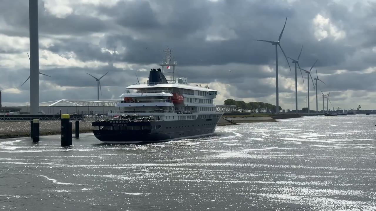 Video thumbnail for Netherlands: Cruise ship Hondius arrives in Rotterdam after hantavirus outbreak (2).