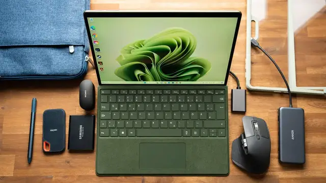 Video thumbnail for Bestes Microsoft Surface Pro 9 Zubehör: Meine Empfehlungen