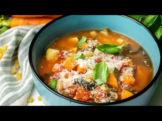 Video thumbnail for Blue Ribbon Minestrone Soup | Easier Eats