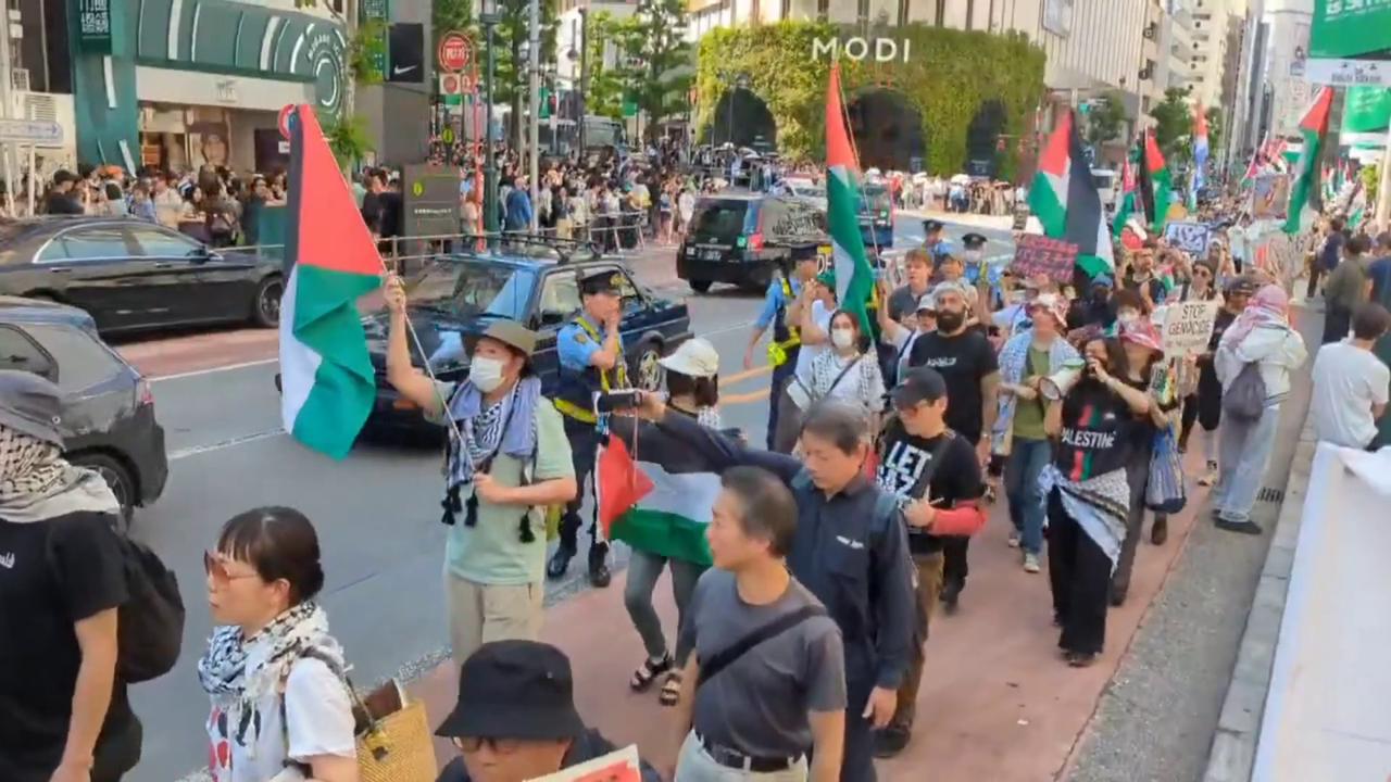 Video thumbnail for Japan: Pro-Palestinian Demonstrators March Through Tokyo’s Shibuya Marking 78 Years Since Nakba.