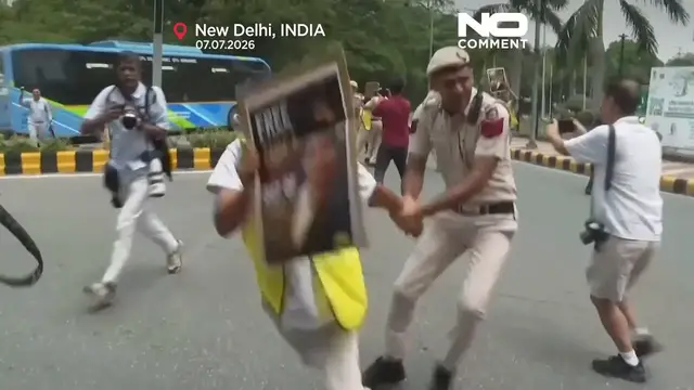 Video thumbnail for Tibetan activists detained outside Chinese Embassy in New Delhi