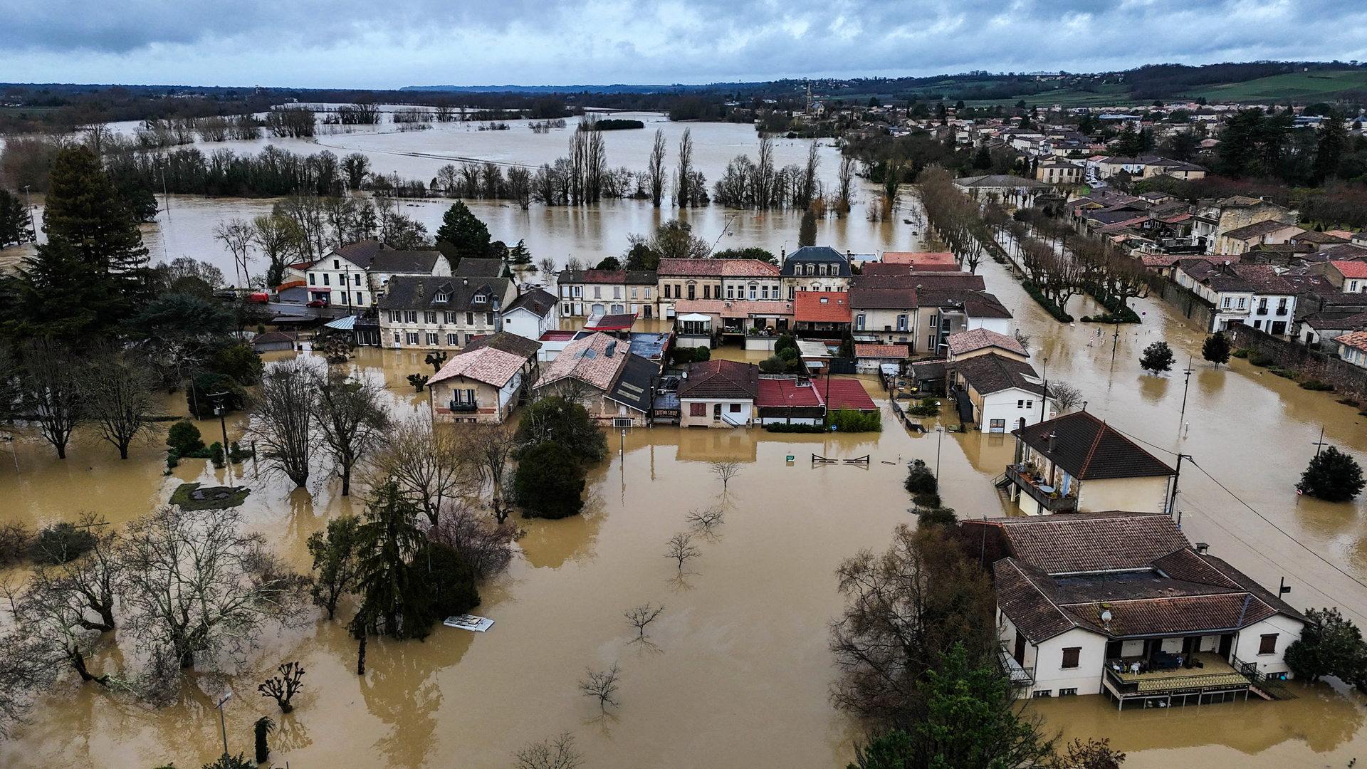 Video thumbnail for Flash floods submerge southwest France as multiple areas face highest alert