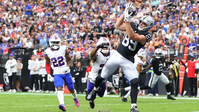 Video thumbnail for NFL Sunday Prop Bets: Bowers, Gordon, Douglas and Mason
