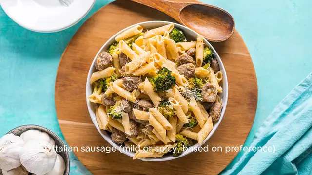 Video thumbnail for Sausage Alfredo Rigatoni Recipe