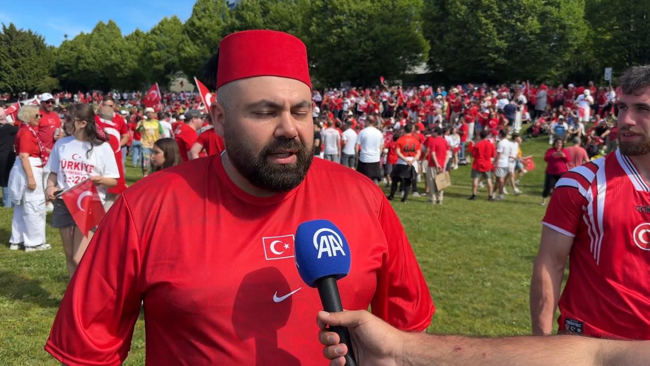 Video thumbnail for Canada: Türkiye supporters gather in Vancouver ahead of World Cup match against Australia (2).