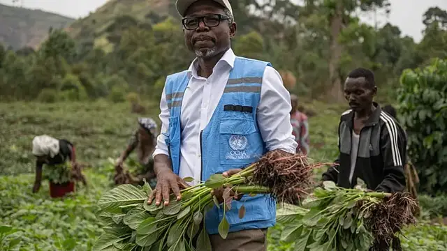 Video thumbnail for UN envoy visits displaced communities in eastern DR Congo