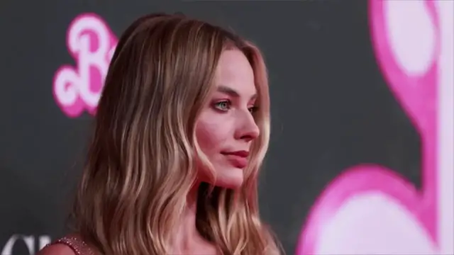 Video thumbnail for UNCAPTIONED: Barbie sequel stalls over star salaries.