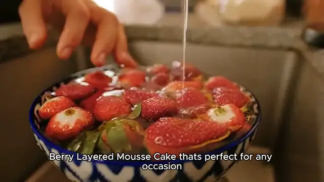 Video thumbnail for Berry Layered Mousse Cake