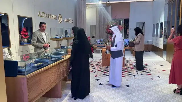 Video thumbnail for Qatar: Doha Jewellery and Watches Exhibition Opens in Doha.