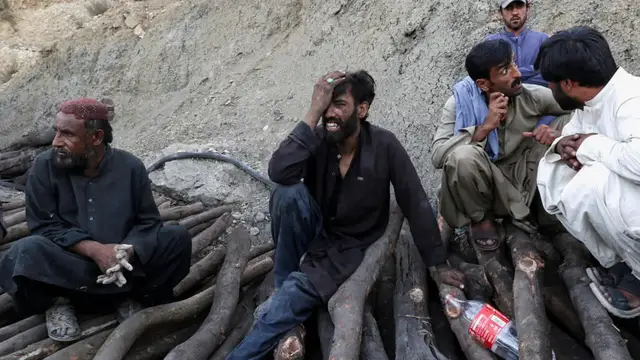 Video thumbnail for Rescue operation underway in Pakistan after coal mine collapses