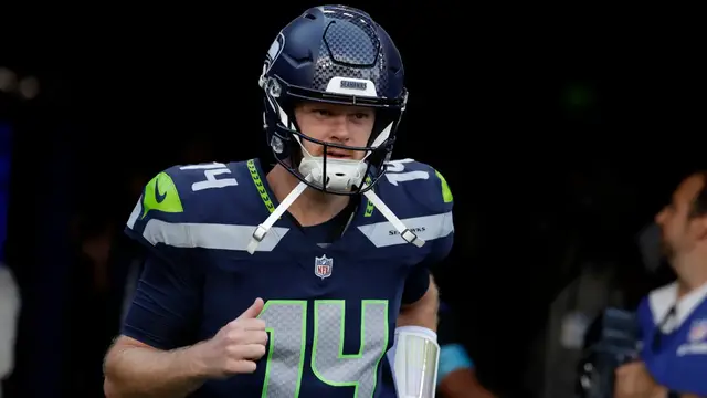 Video thumbnail for NFL Surprises: Cardinals Win, Seahawks' Strong Defense