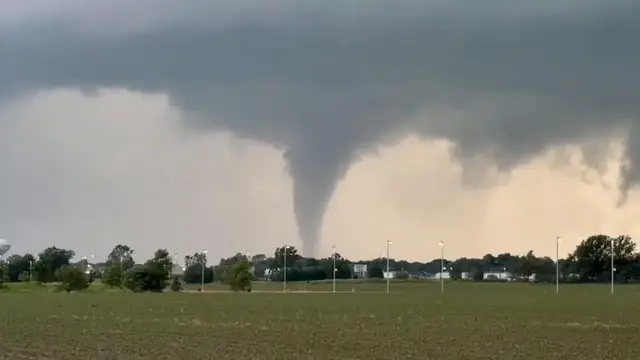 Video thumbnail for US: Tornado Tears Across Effingham County as Severe Storms Lash Illinois.