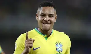 'Video thumbnail for Vitor Roque failed two Premier League big names for Barça'