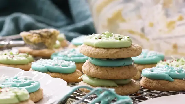 'Video thumbnail for BEST Holiday Gluten Free Frosted Sugar Cookies Recipe (720p 24fps)'