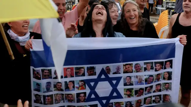 'Video thumbnail for Israelis celebrate as Trump announces Gaza ceasefire deal'