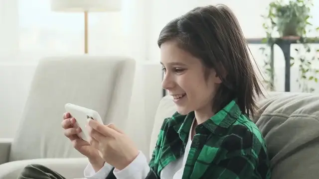 Video thumbnail for  Minecraft Earth Mobs