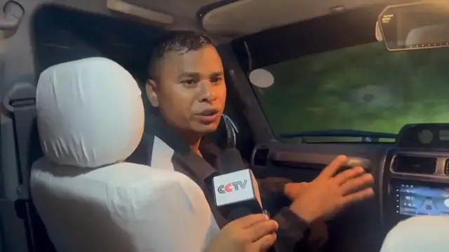 Video thumbnail for Nepal: Roads to mudslide-hit areas still blocked, hamper rescue efforts in Nepal.