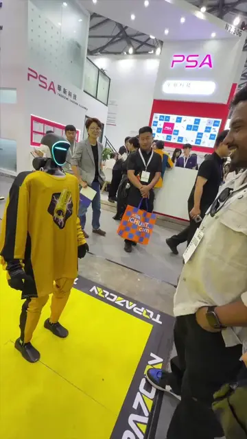 Video thumbnail for Dance Battle with a Humanoid Robot at Shanghai Expo