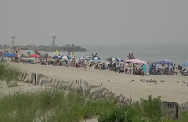Video thumbnail for Beachgoers notice smoky skies as Canadian wildfire haze reaches the Jersey Shore