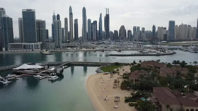'Video thumbnail for Billionaire Food in Dubai Super Luxury MICHELIN +WAGYU + CAVIAR in UAE!'
