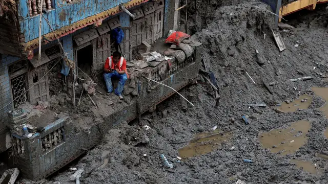 Video thumbnail for Nepal's Syapru Besi left in ruins as flood search enters its ninth day