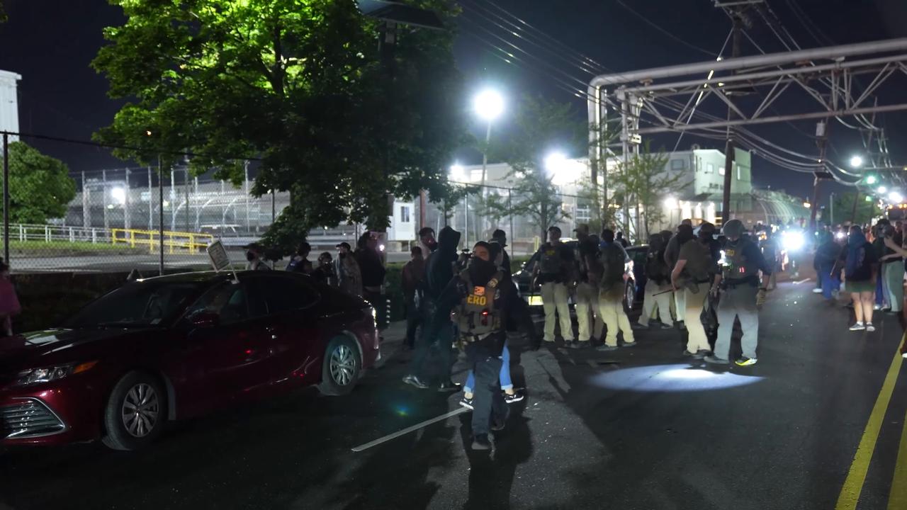 Video thumbnail for US: Anti-ICE protesters clash with federal agents outside Newark detention center (3).
