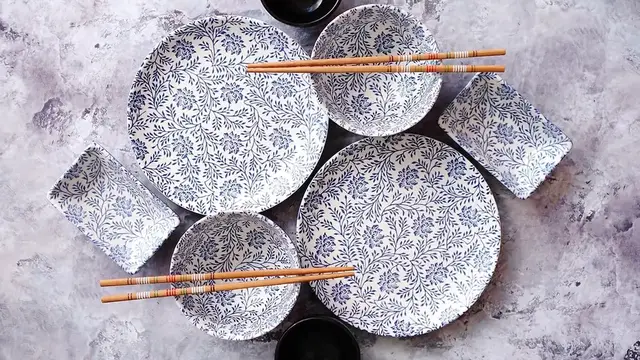 Video thumbnail for How to Style Crockery on Dining Table