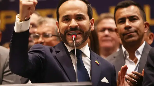 Video thumbnail for Colombia's Abelardo de la Espriella takes office, vows war on guerrillas
