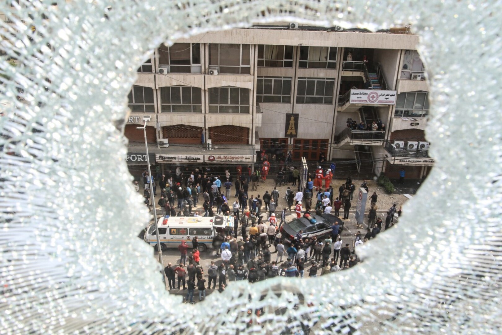 Video thumbnail for Lebanon forced displacement: hundreds of thousands told to leave by Israeli army