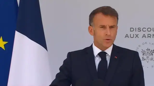 Video thumbnail for Replay: Emmanuel Macron addresses armed forces for the last time