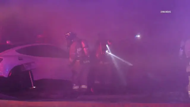 Video thumbnail for US, Phoenix: Chandler First Alarm House Fire.