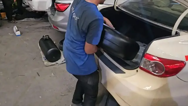 Video thumbnail for Iraq: Iraqi motorists turn to LPG amid fuel price hikes, quality concerns.