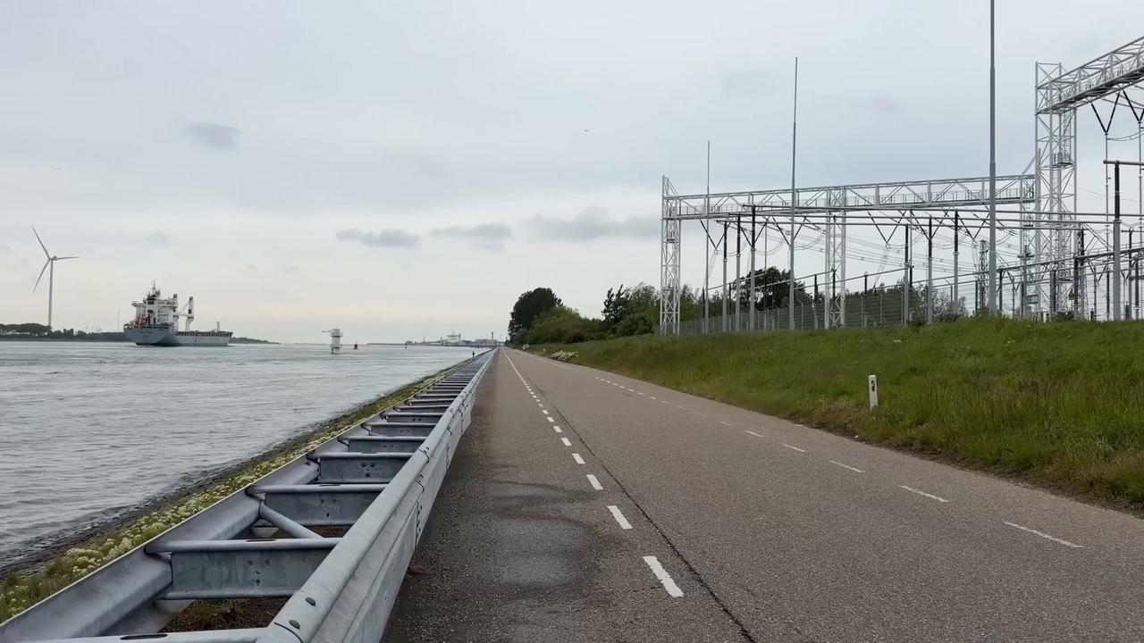 Video thumbnail for Caribbean Netherlands: Preparations underway at Port of Rotterdam for cruise ship with hantavirus case.