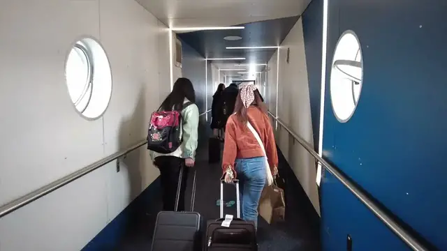 Video thumbnail for Vancouver to Victoria Ferry - What To Expect